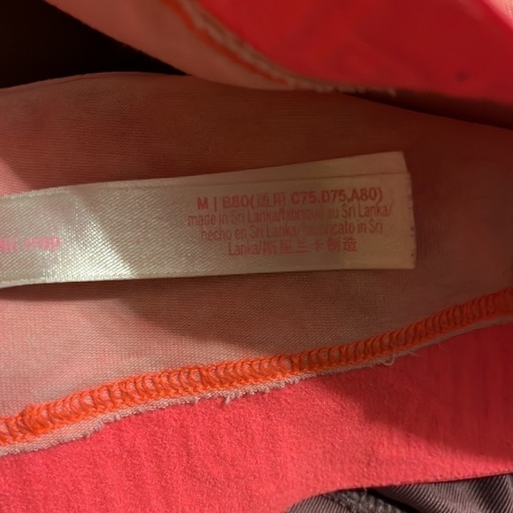 Victoria's Secret PINK Bralette
Unlined Tie Dye Pink Crop Sport Bra Size M - Picture 6 of 6
